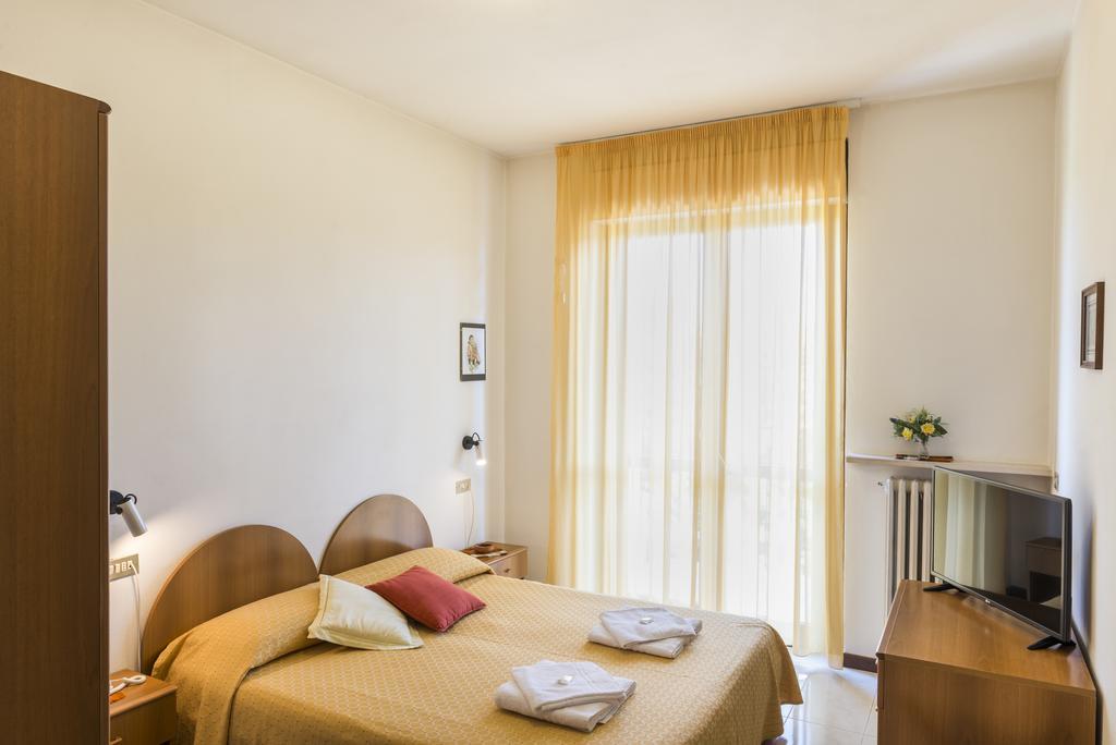 Hotel Cristina San Rocco di Piegara Buitenkant foto