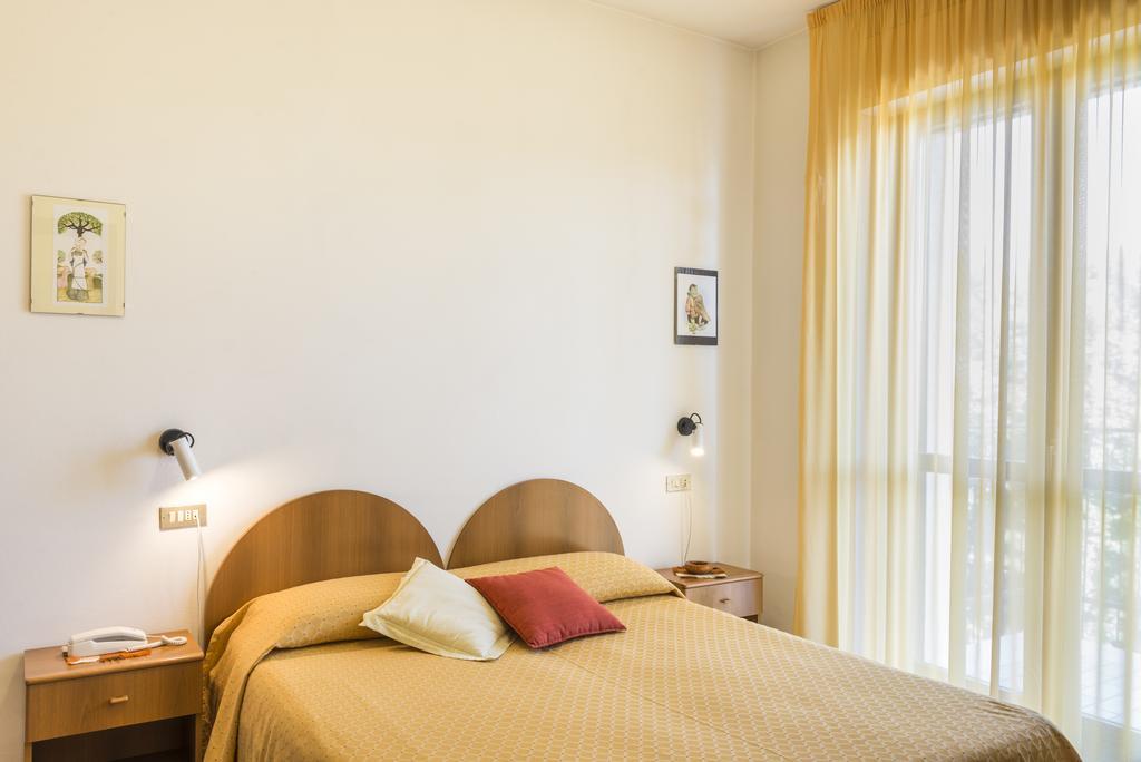 Hotel Cristina San Rocco di Piegara Buitenkant foto